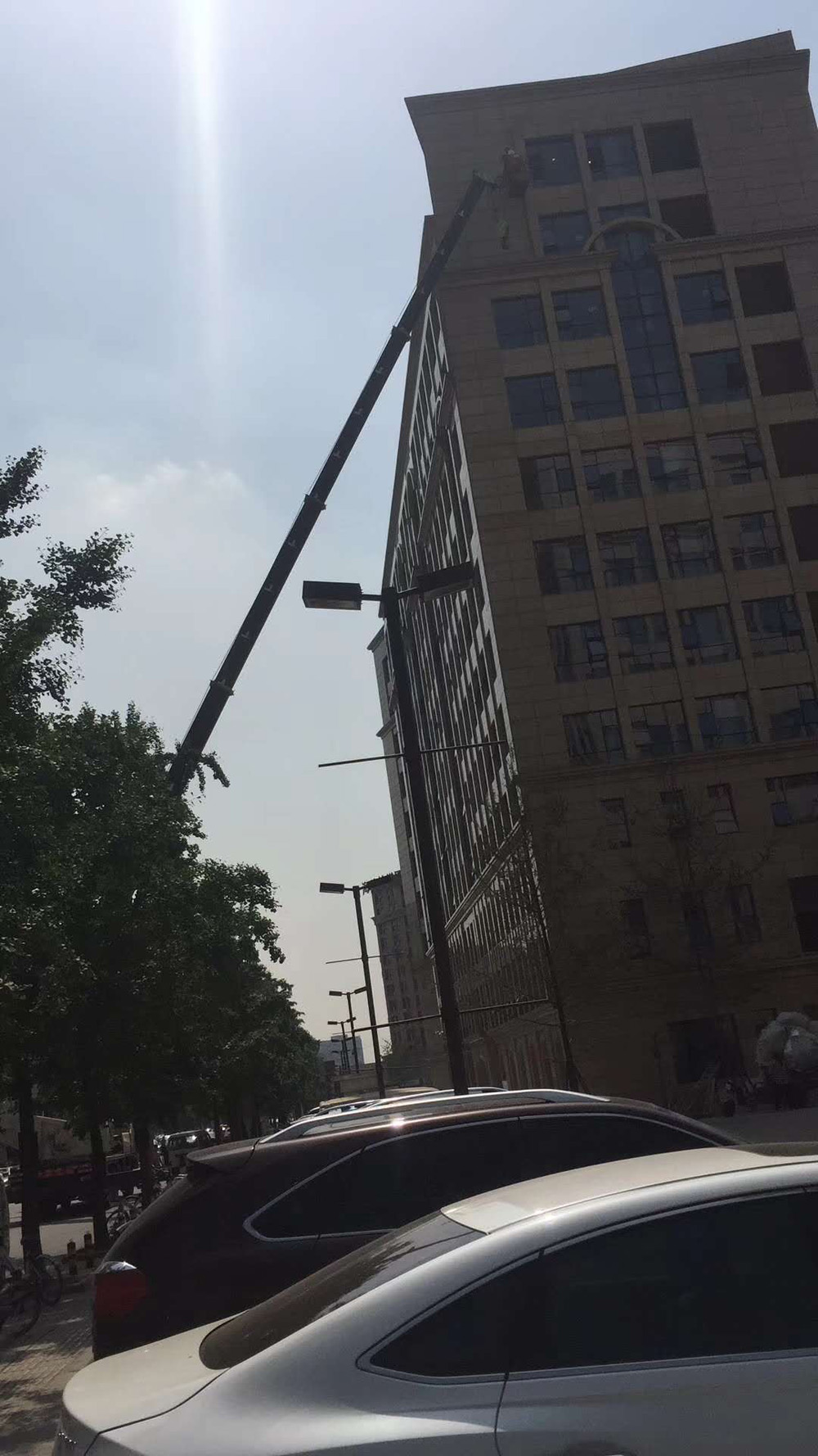 发光字安装中